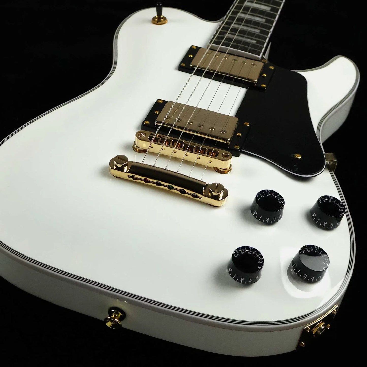 BACCHUS-BARON-CTM-WHT