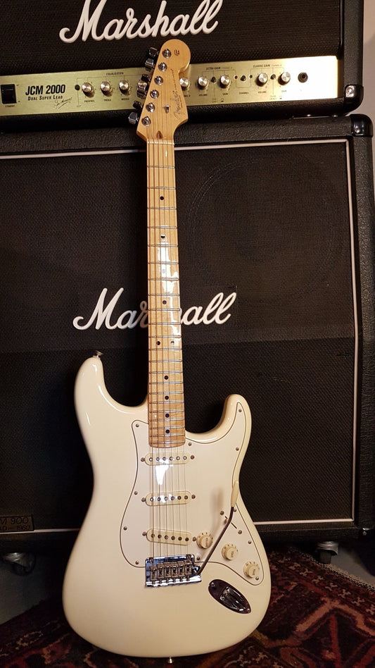2019 Fender American Professional Stratocaster - Olympic White