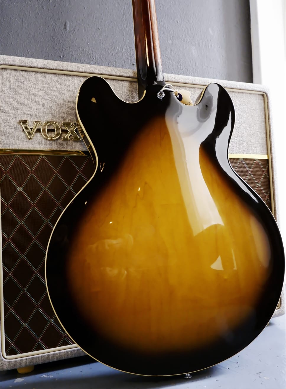 1969 Gibson ES-335 — Sunburst